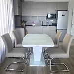 Sarafovo Deluxe Апартаменты *